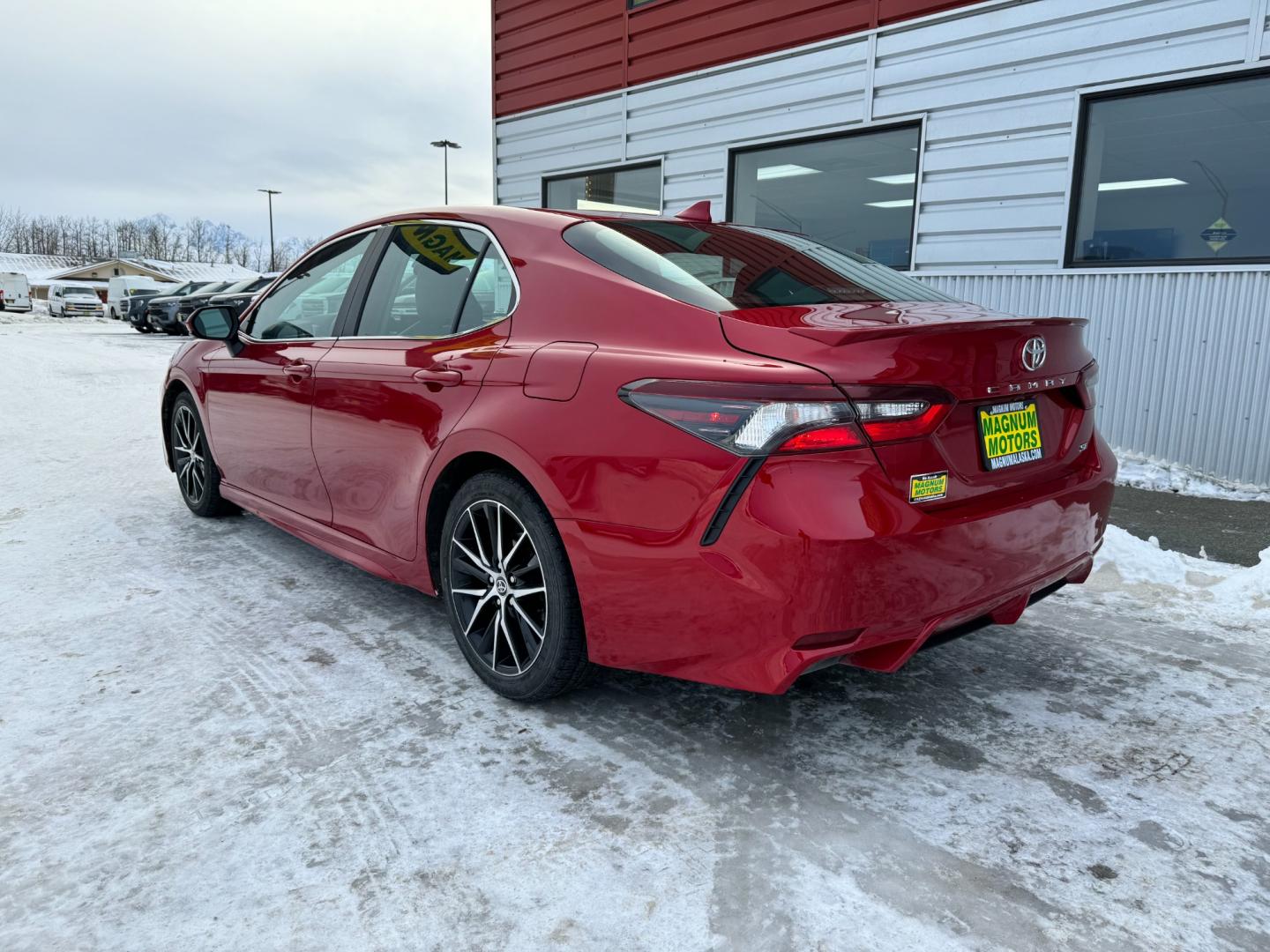 2021 Red /Black Toyota Camry SE (4T1G11AK4MU) with an 2.5L 4-Cylinder engine, located at 1960 Industrial Drive, Wasilla, 99654, (907) 274-2277, 61.573475, -149.400146 - Photo#3